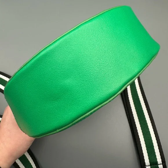 Seven Hills Faux Leather Kelly Green Circle Bag Sporty Crossbody Strap - Picture 10 of 14